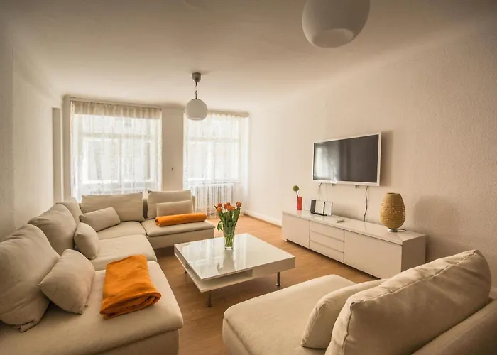 Spiegel - Mandarin Apartment