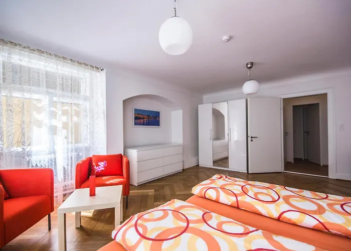 Spiegel - Mandarin Apartment