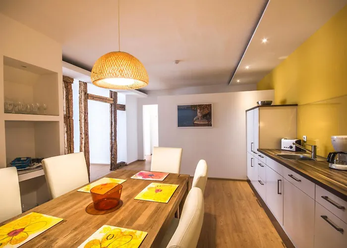 Spiegel - Mandarin Apartment