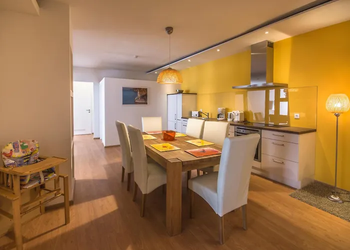 Spiegel - Mandarin Apartment